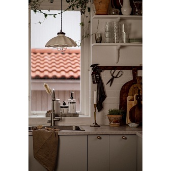 Ceramiczna lampa wisząca Alva biała 30cm w kuchni